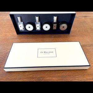 Jo Malone fragrance combining set includes 3 fragrances and body cremes.